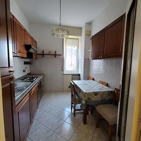 Galileo Ferraris, Apartment Vercelli