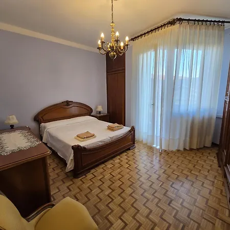 Galileo Ferraris, Apartment Vercelli